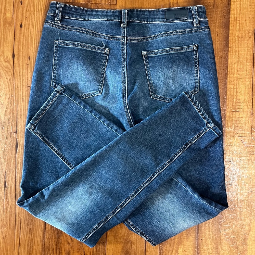 Women’s Skinny Mid-Rise Denim Jeans Size 8/29